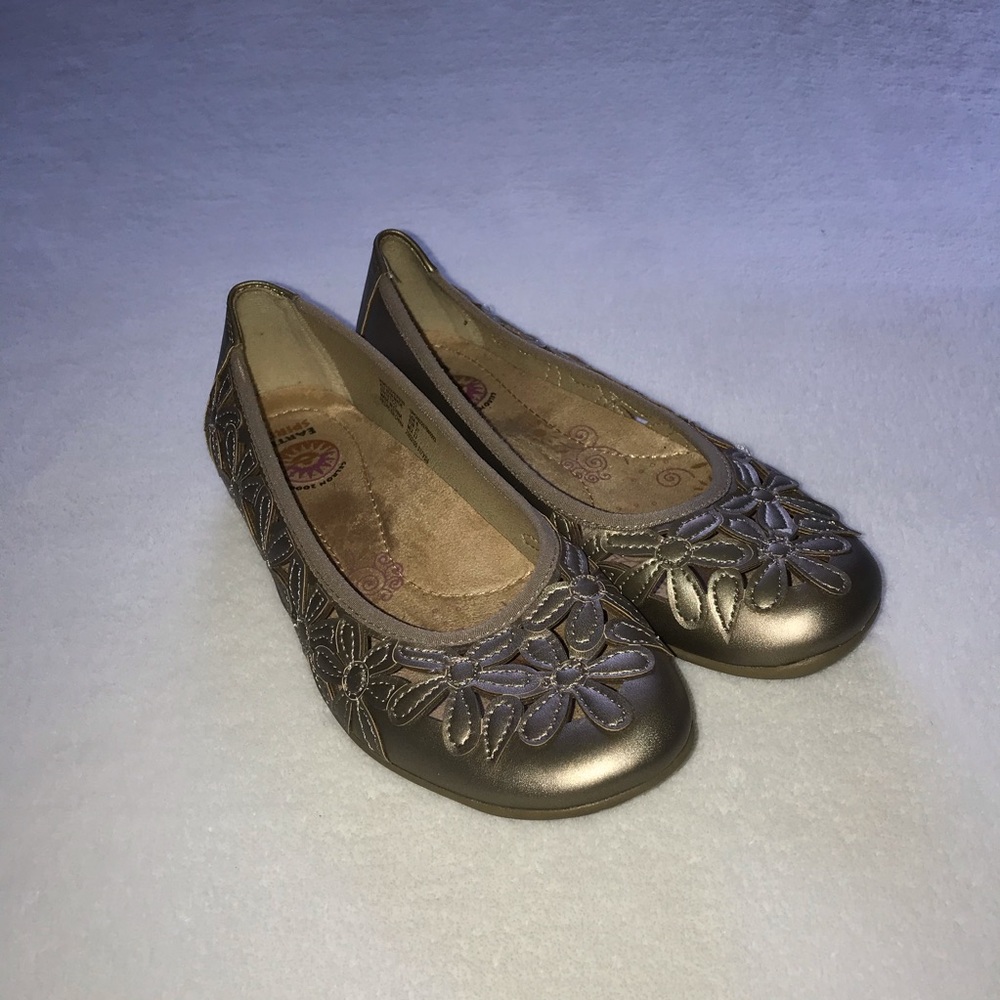 Earth spirit flat shoes